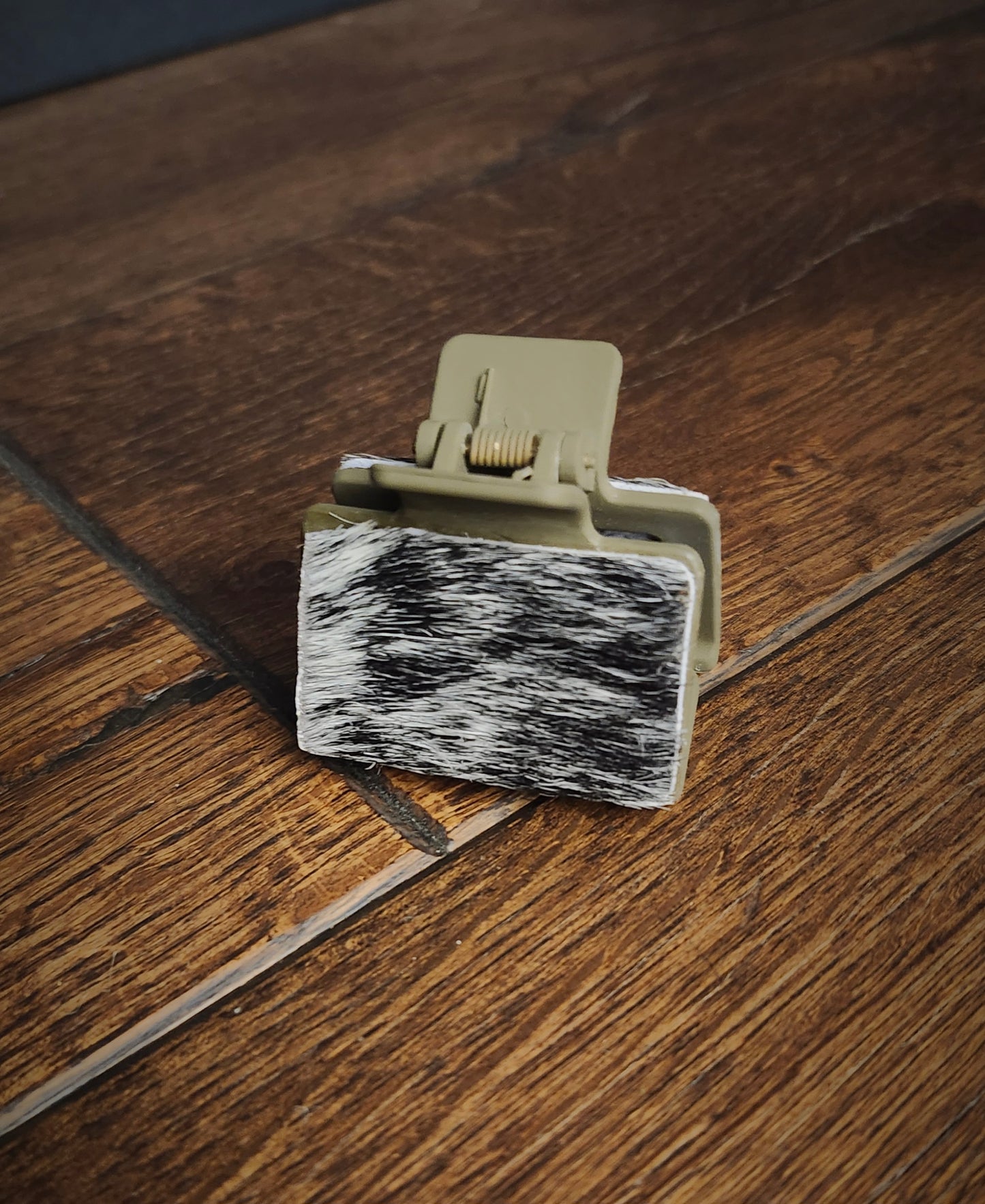 Cowhide Claw Clip - Speckled Black and White Small