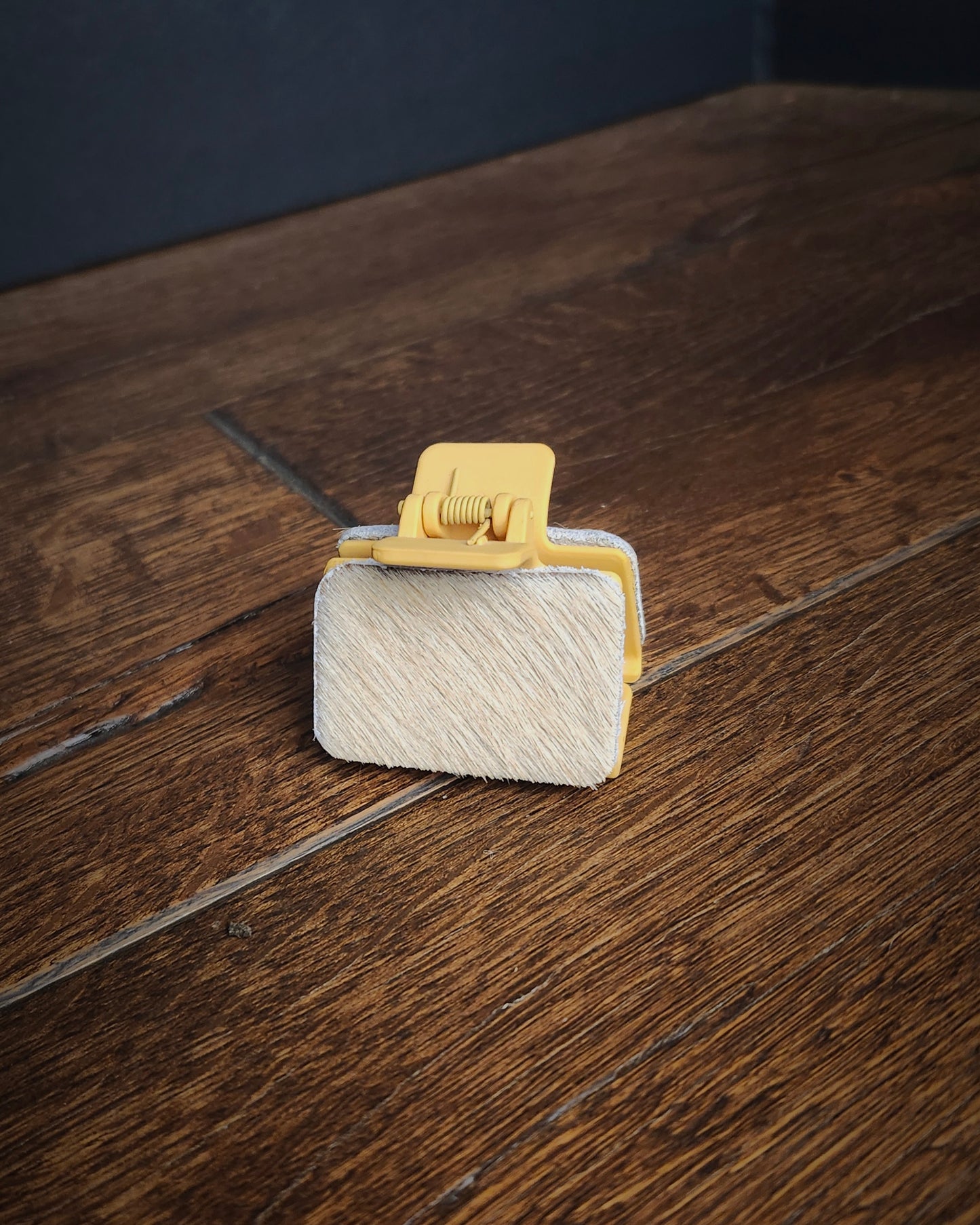 Cowhide Claw Clip - Cream Small