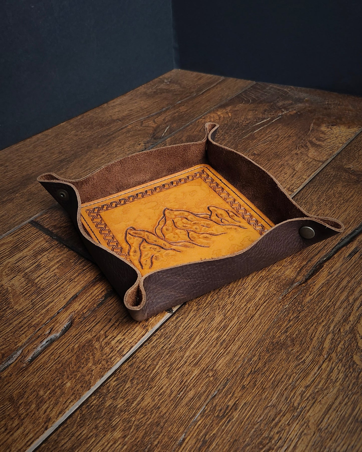 Valet Tray - Velaris Mountains