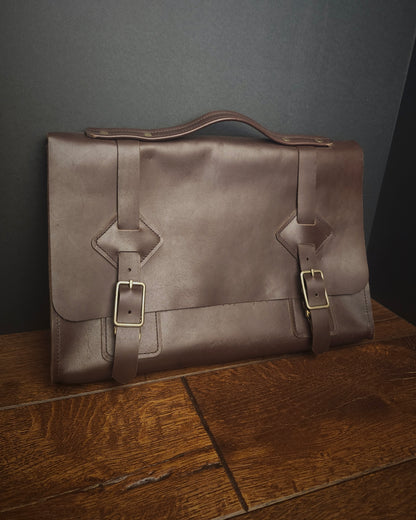 Atlas Messenger Bag - Brown