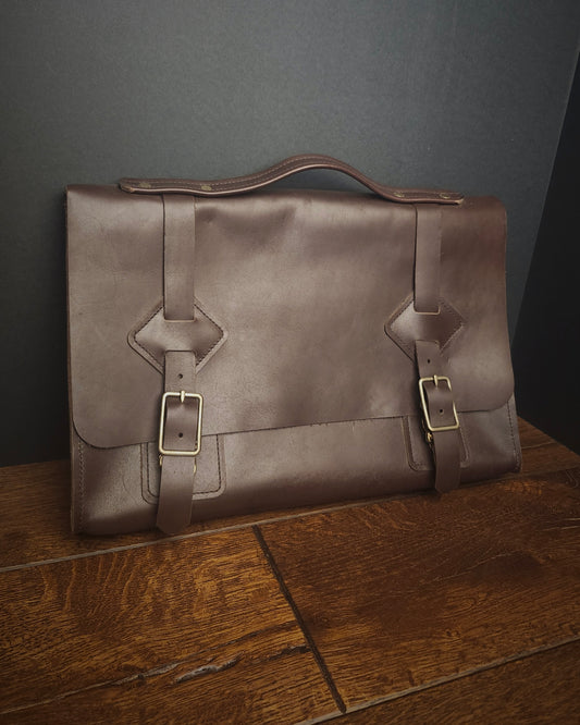 Atlas Messenger Bag - Brown