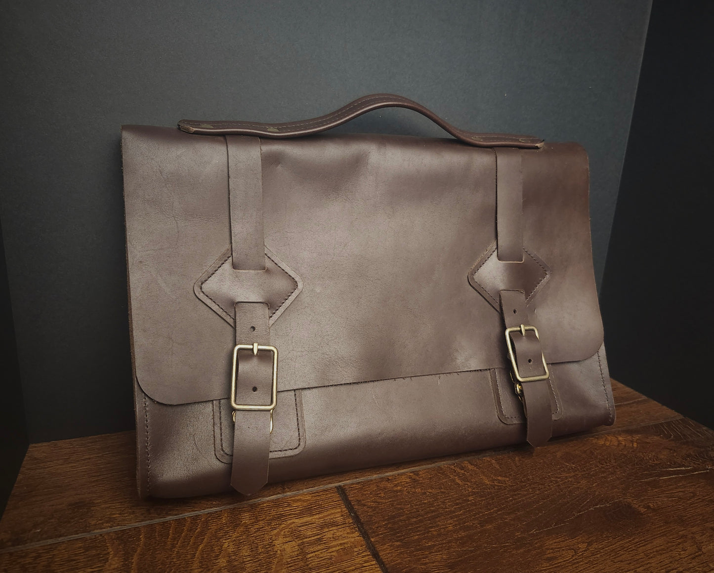 Atlas Messenger Bag - Brown