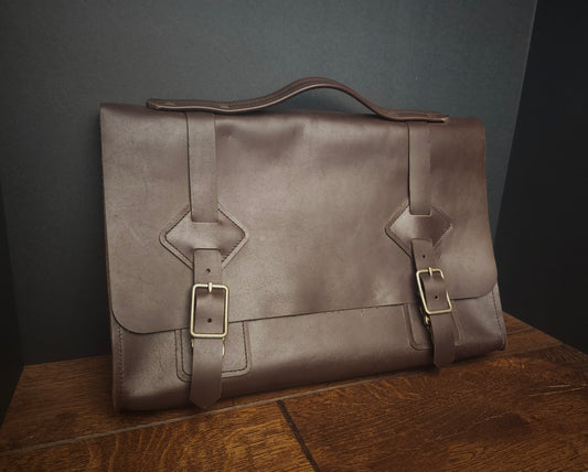 Atlas Messenger Bag - Brown