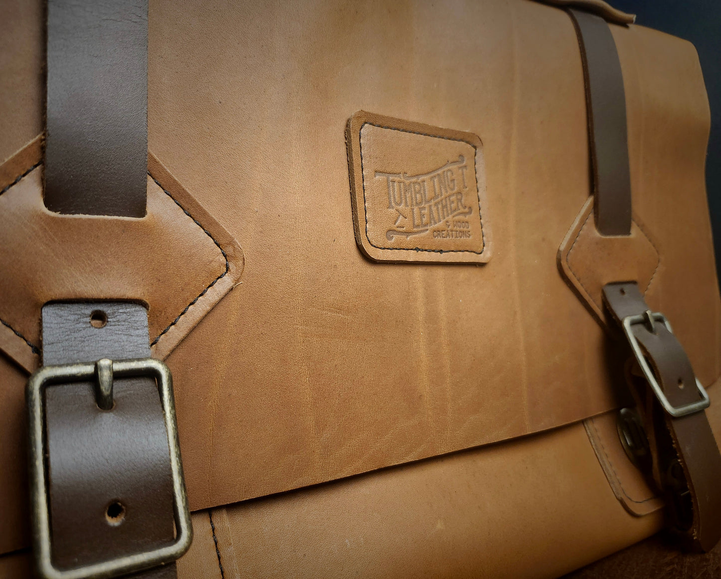 Atlas Messenger Bag - Buckskin